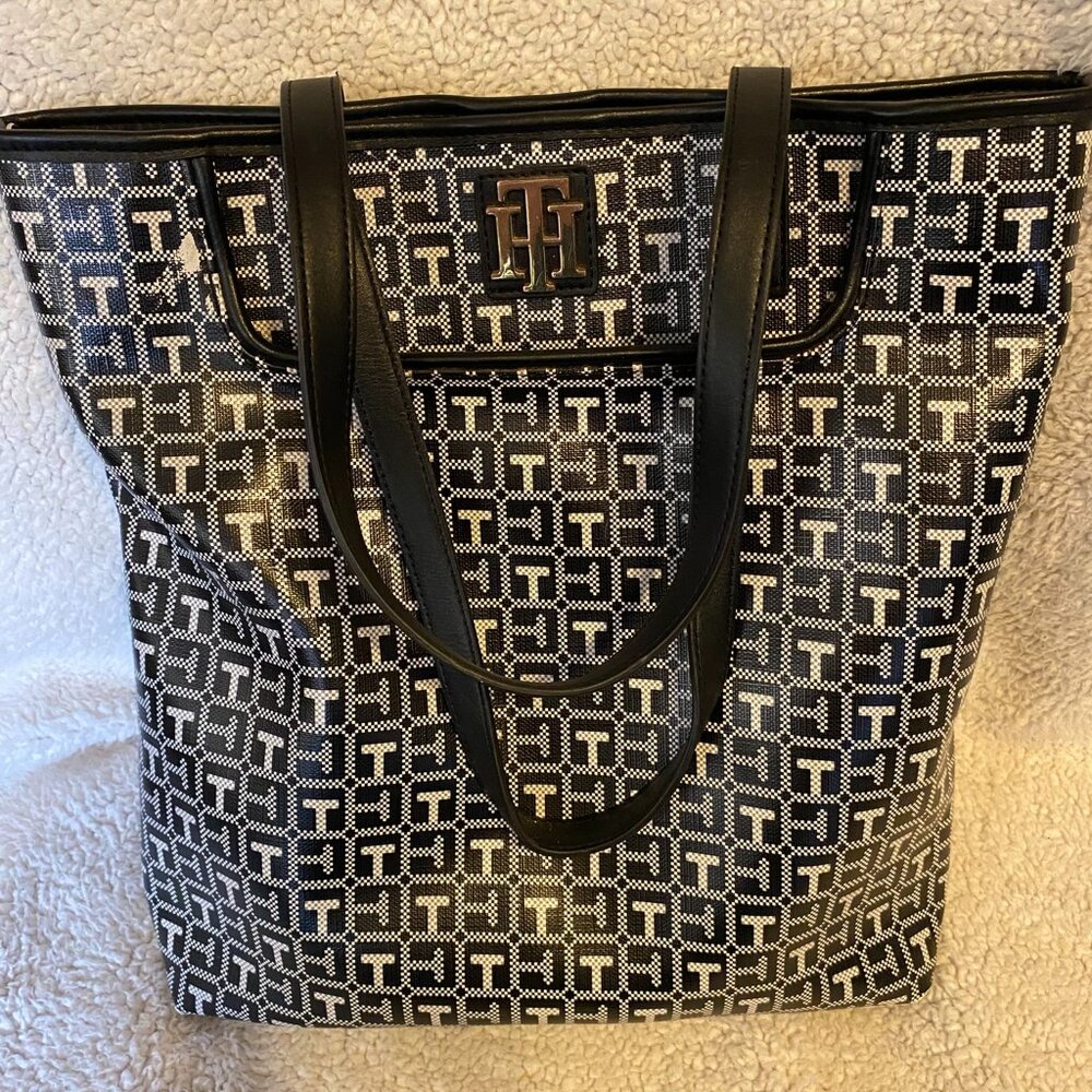 Tommy Hilfiger Monogram Tote Bag – Black & White